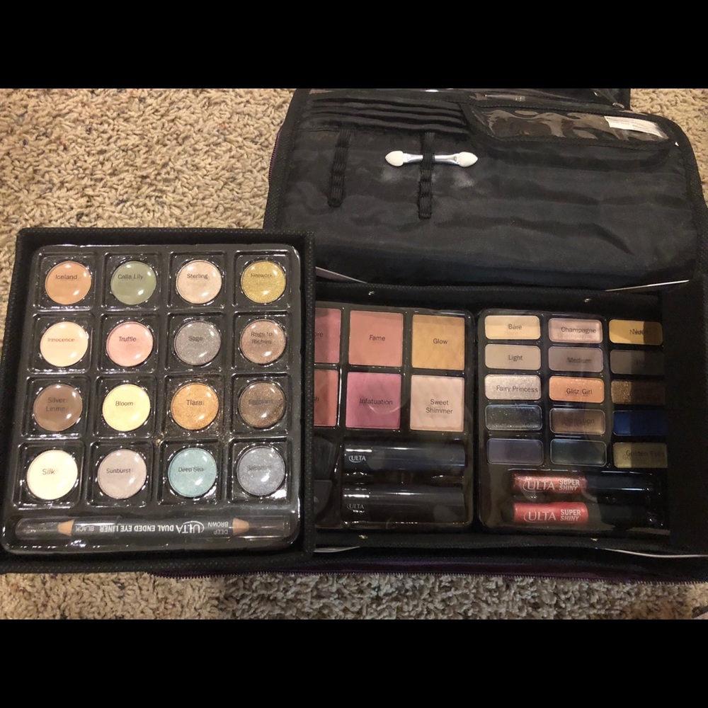 Make up kit